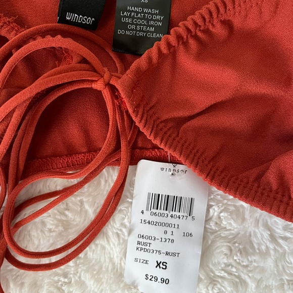 Red Windsor crop top - Picture 3 of 4